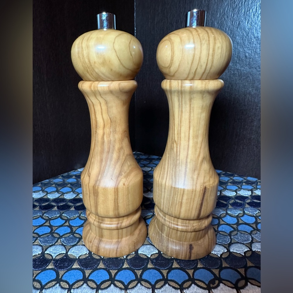 Williams Sonoma Natural Wood Salt and Pepper Mills